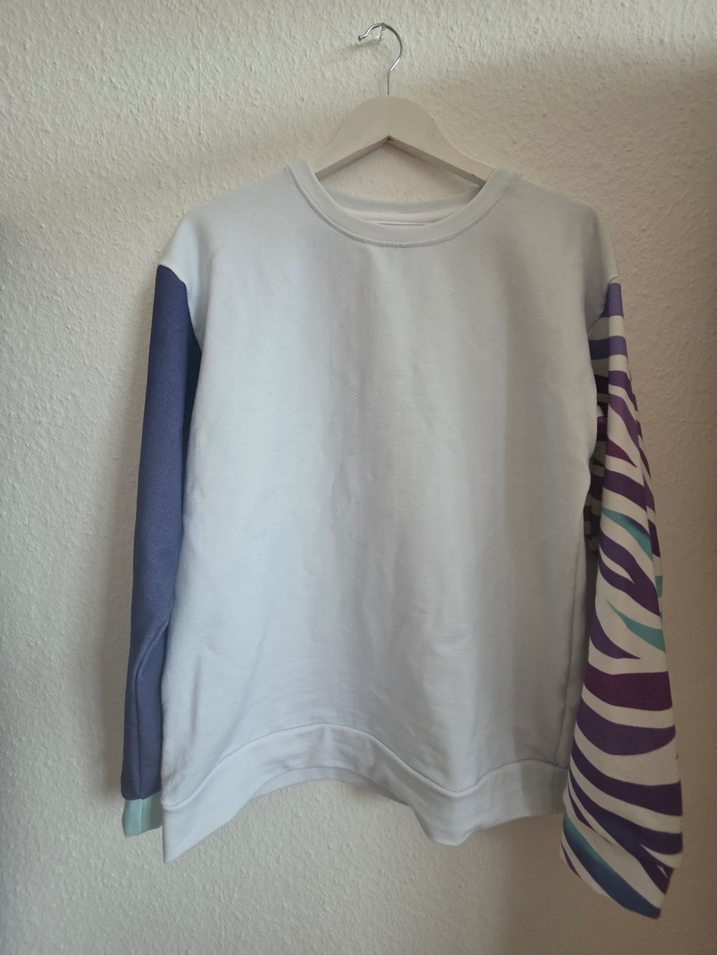 Pigeon Pattern Unisex cotton sweatshirt